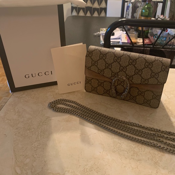 **SOLD** Gucci Mini purse - Picture 3 of 10